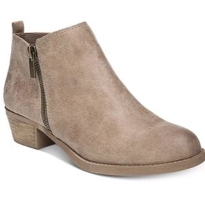 Carlos Santana taupe heeled ankle booties